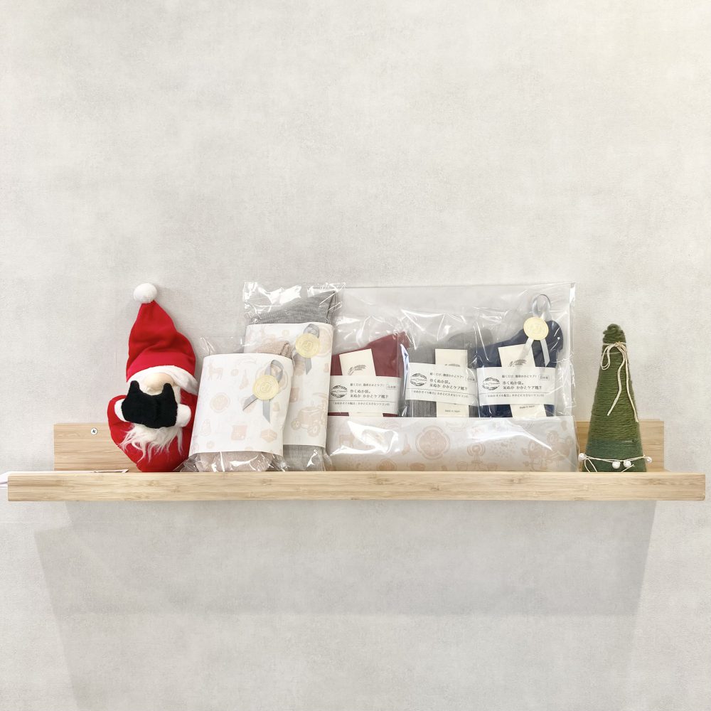 クリスマスプレゼントはなぜ靴下に入れるの🧦？
