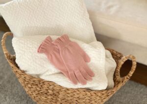 夜の手をいたわる、静かなひととき。