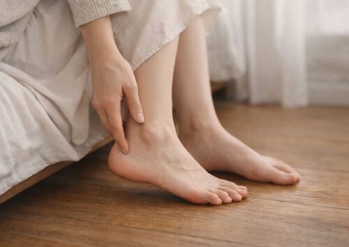 履くだけで整える。大人のためのかかとケア特集