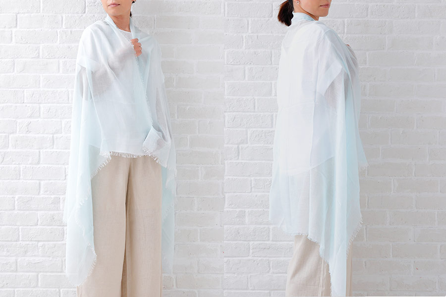 しっとり滑らかな、大きなストール