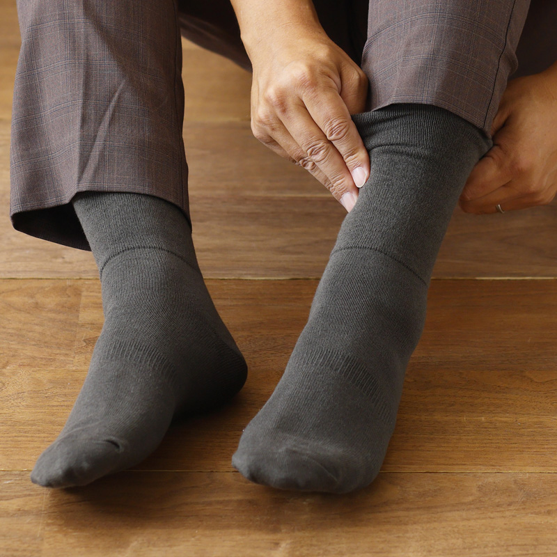 締め付けない靴下 メンズ